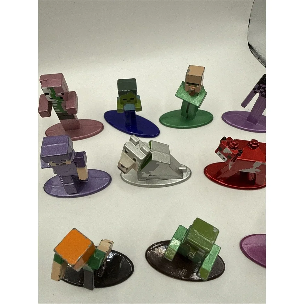 Lot Of 18‎ Minecraft Nano Metal Die Cast Figures Diecast. 5-Plastic Figures